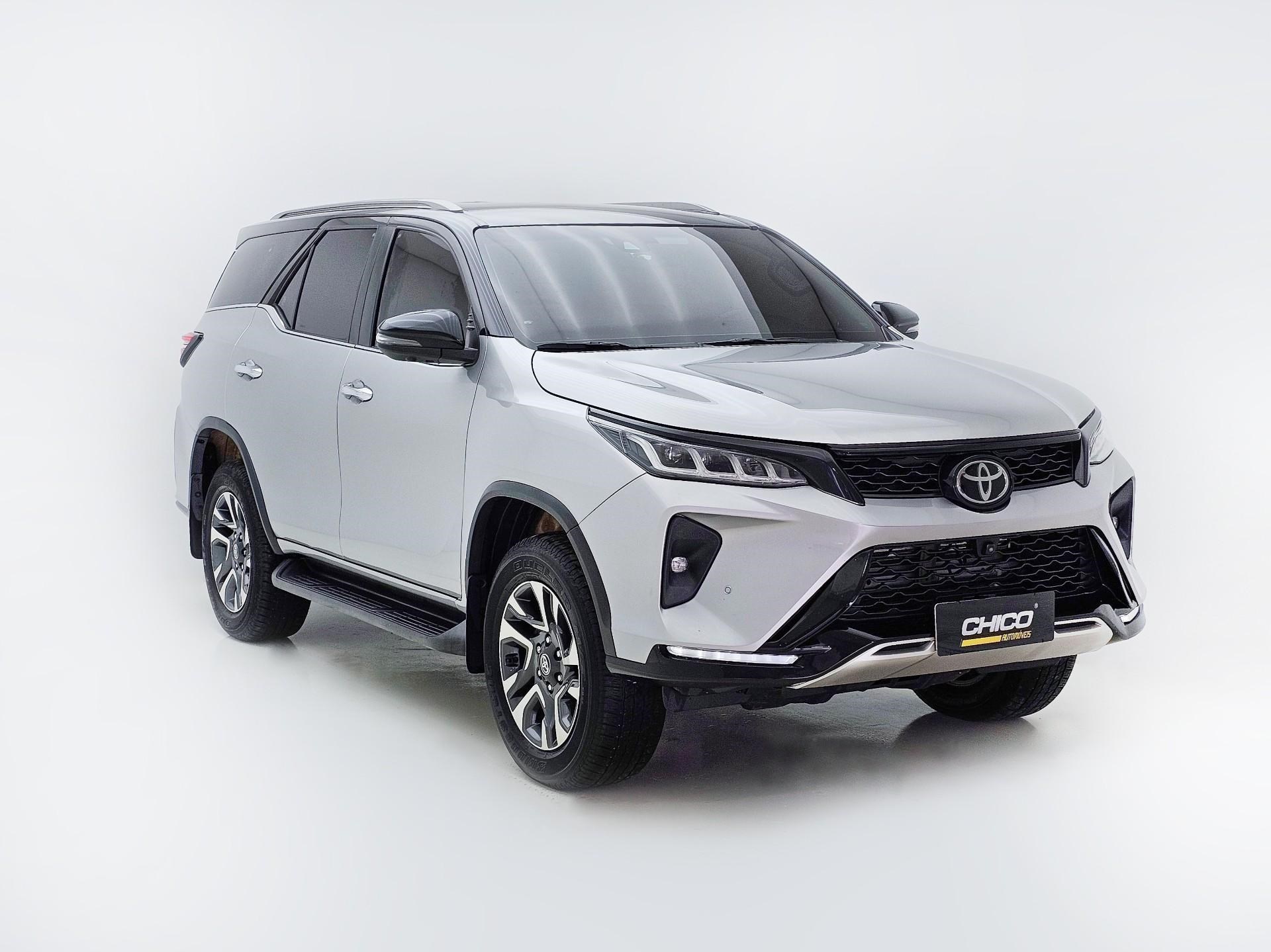 //www.autoline.com.br/carro/toyota/hilux-sw4-28-diamond-7l-16v-diesel-4p-4x4-turbo-automat/2022/itapiranga-sc/24290785