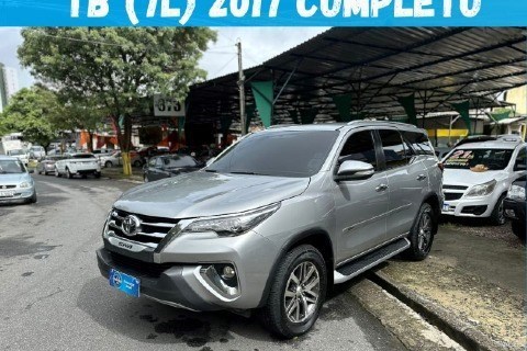 //www.autoline.com.br/carro/toyota/hilux-sw4-28-srx-7l-16v-diesel-4p-4x4-turbo-automatico/2017/recife-pe/24326509