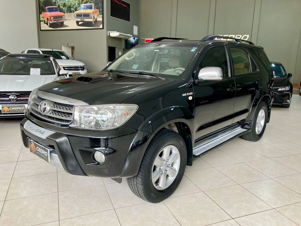 //www.autoline.com.br/carro/toyota/hilux-sw4-30-srv-16v-diesel-4p-4x4-turbo-automatico/2009/piracicaba-sp/24358385