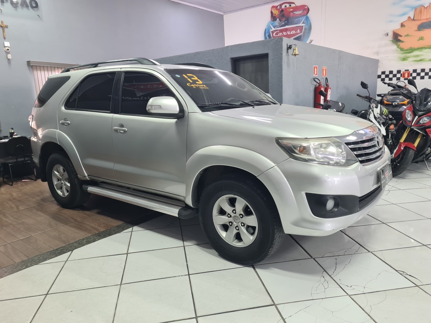 //www.autoline.com.br/carro/toyota/hilux-sw4-27-sr-16v-flex-4p-automatico/2013/itaquaquecetuba-sp/24381652