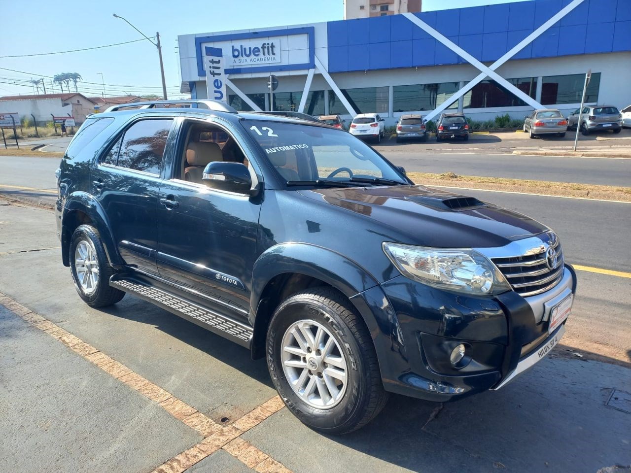 //www.autoline.com.br/carro/toyota/hilux-sw4-30-srv-7l-16v-diesel-4p-4x4-turbo-automatico/2012/piracicaba-sp/24395481