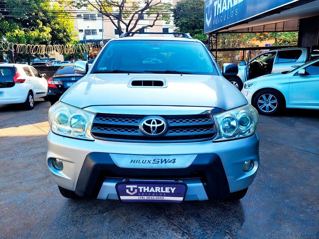 //www.autoline.com.br/carro/toyota/hilux-sw4-30-srv-16v-diesel-4p-4x4-turbo-automatico/2010/ribeirao-preto-sp/24505703
