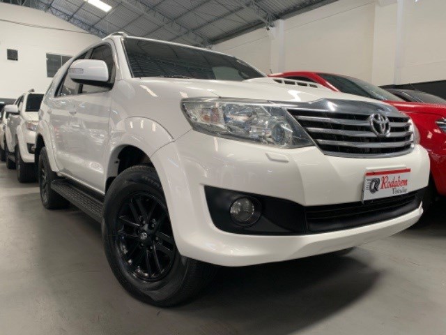 //www.autoline.com.br/carro/toyota/hilux-sw4-30-srv-16v-diesel-4p-4x4-turbo-automatico/2012/belem-pa/24521029