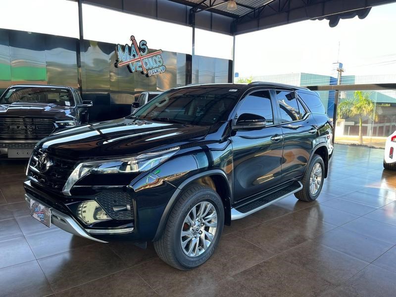 //www.autoline.com.br/carro/toyota/hilux-sw4-28-srx-7l-16v-diesel-4p-4x4-turbo-automatico/2021/jatai-go/24614246