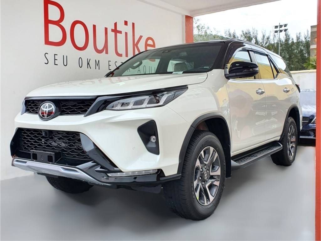 //www.autoline.com.br/carro/toyota/hilux-sw4-28-diamond-7l-16v-diesel-4p-4x4-turbo-automat/2024/niteroi-rj/24669852