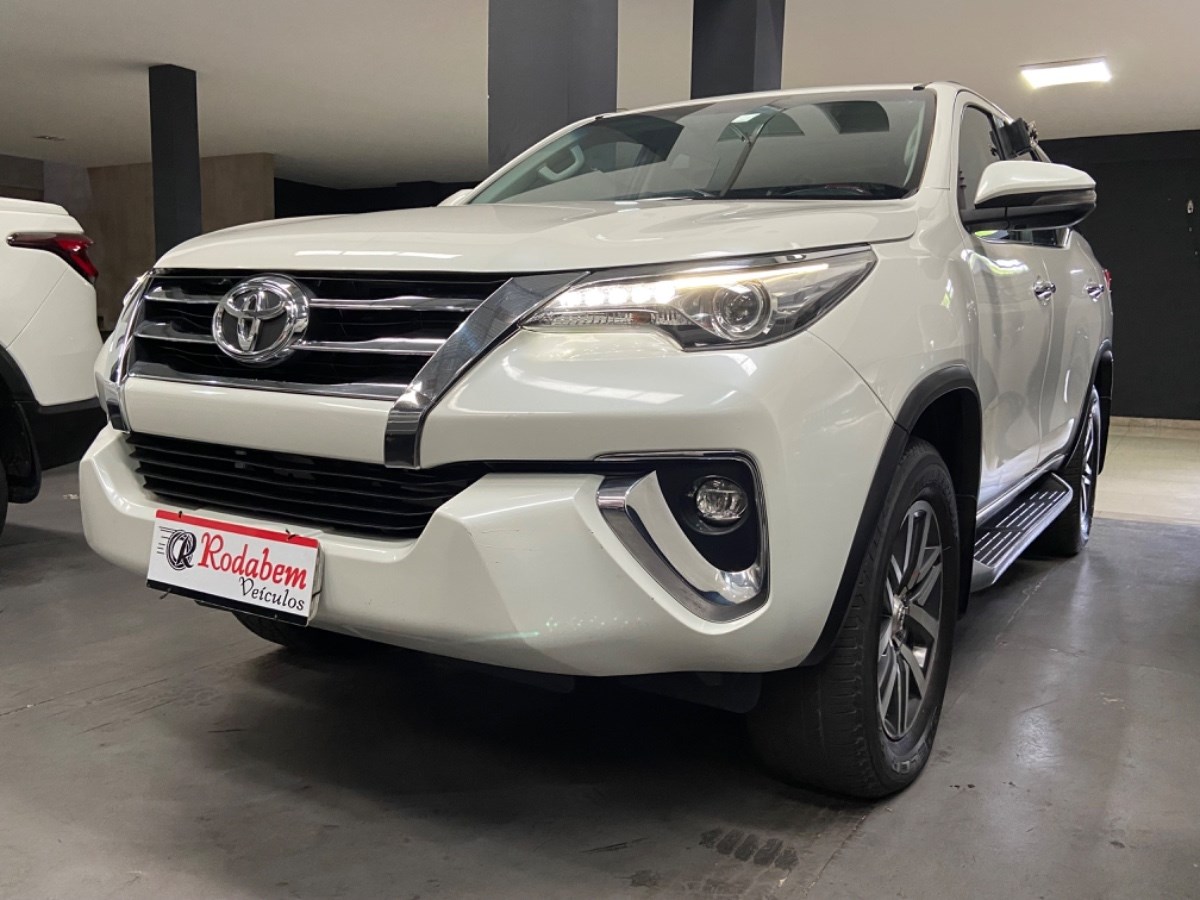 //www.autoline.com.br/carro/toyota/hilux-sw4-27-sr-16v-flex-4p-manual/2019/belem-pa/24724453