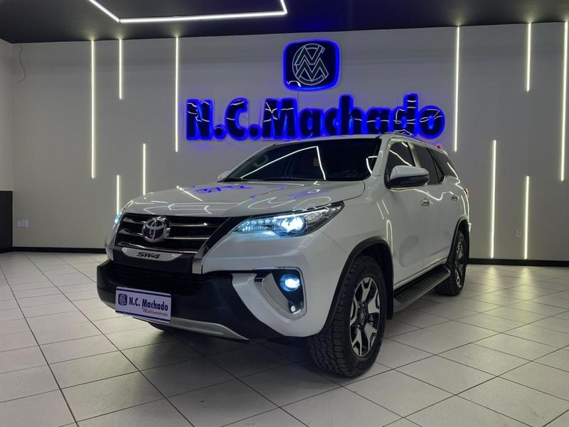 //www.autoline.com.br/carro/toyota/hilux-sw4-28-srx-7l-diamond-16v-diesel-4p-4x4-turbo-aut/2019/itaituba-pa/24725991