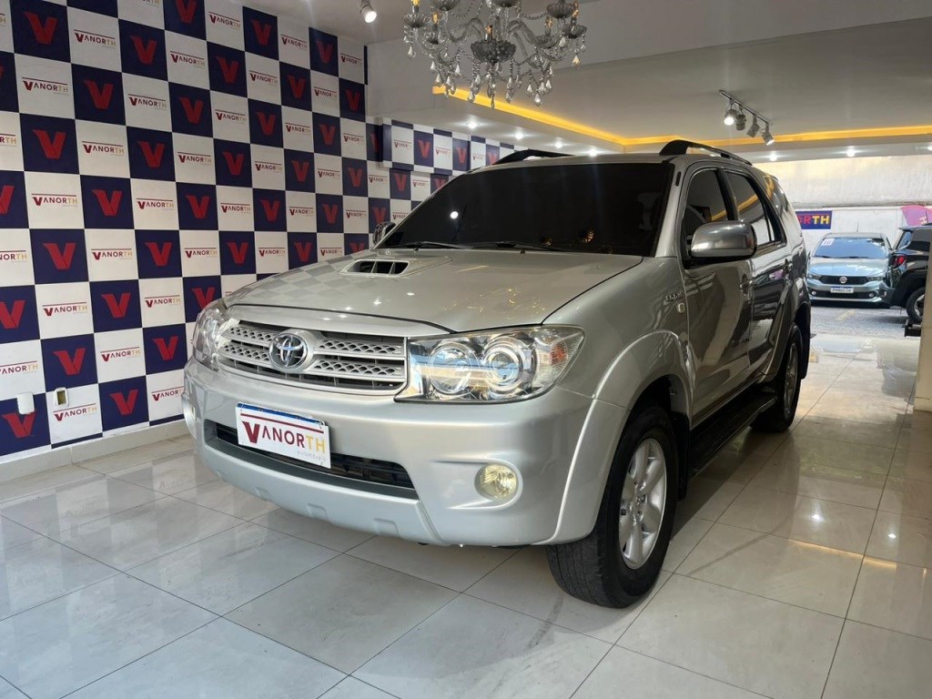//www.autoline.com.br/carro/toyota/hilux-sw4-30-srv-16v-diesel-4p-4x4-turbo-automatico/2010/rio-de-janeiro-rj/24734987