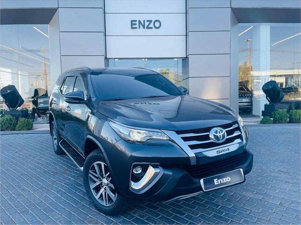 //www.autoline.com.br/carro/toyota/hilux-sw4-28-srx-16v-diesel-4p-4x4-turbo-automatico/2019/campo-grande-ms/24791372