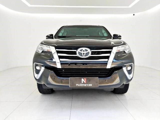 //www.autoline.com.br/carro/toyota/hilux-sw4-28-srx-16v-diesel-4p-4x4-turbo-automatico/2019/recife-pe/24803571