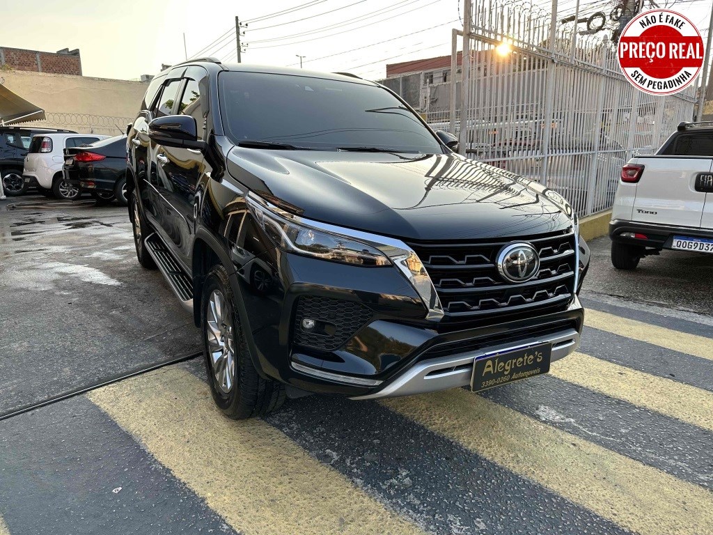 //www.autoline.com.br/carro/toyota/hilux-sw4-28-srx-7l-16v-diesel-4p-4x4-turbo-automatico/2021/rio-de-janeiro-rj/24868437