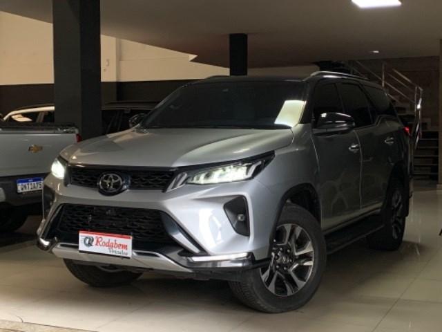 //www.autoline.com.br/carro/toyota/hilux-sw4-28-diamond-7l-16v-diesel-4p-4x4-turbo-automat/2022/belem-pa/24914521