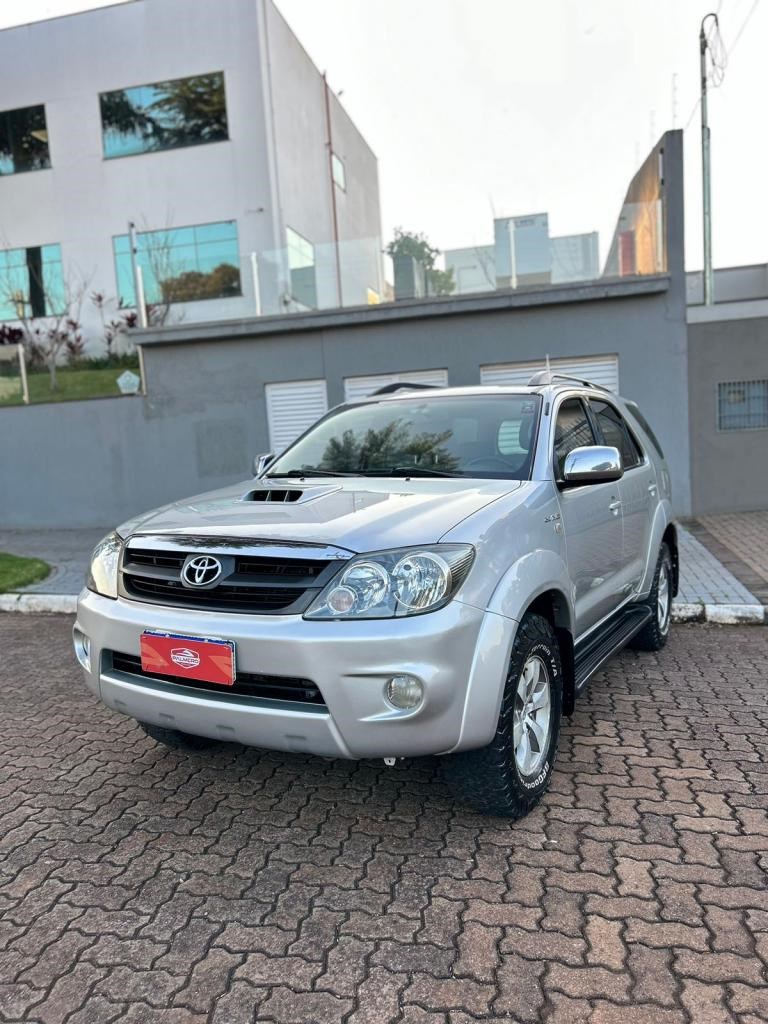 //www.autoline.com.br/carro/toyota/hilux-sw4-30-srv-16v-diesel-4p-4x4-turbo-automatico/2008/ajuricaba-rs/24918209