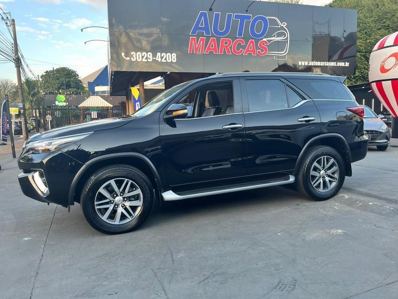 //www.autoline.com.br/carro/toyota/hilux-sw4-28-srx-7l-16v-diesel-4p-4x4-turbo-automatico/2017/campo-grande-ms/24941743