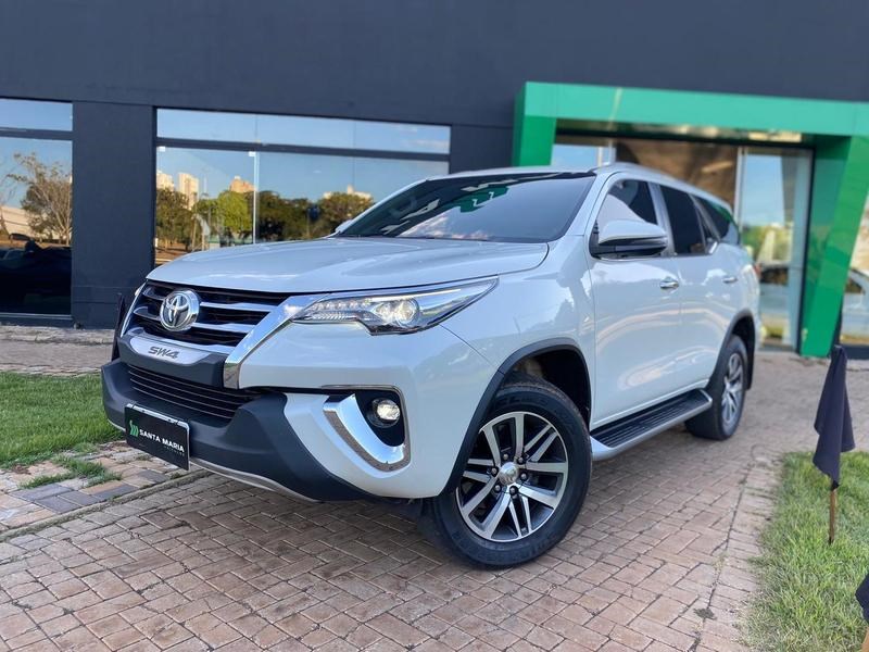 //www.autoline.com.br/carro/toyota/hilux-sw4-27-sr-16v-flex-4p-manual/2019/palmas-to/24973527