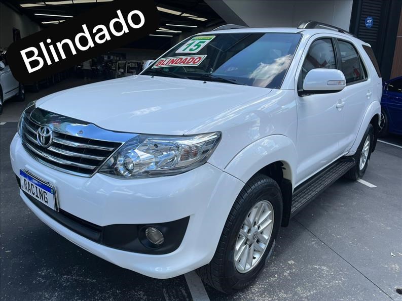 //www.autoline.com.br/carro/toyota/hilux-sw4-27-sr-7l-16v-flex-4p-automatico/2015/sao-paulo-sp/24974978