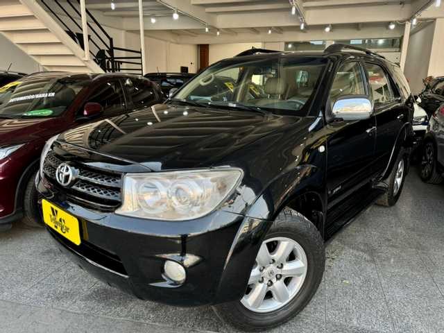 //www.autoline.com.br/carro/toyota/hilux-sw4-27-sr-16v-gasolina-4p-automatico/2010/sao-paulo-sp/24984087