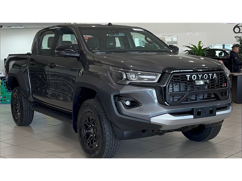 //www.autoline.com.br/carro/toyota/hilux-sw4-28-srx-platinum-7l-16v-diesel-4p-4x4-turbo-au/2024/sao-paulo-sp/24995052