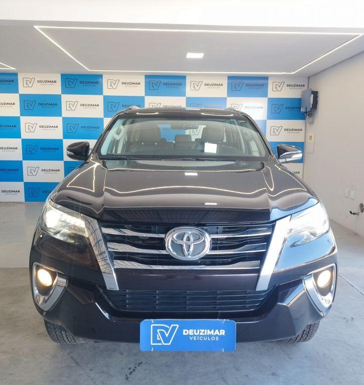 //www.autoline.com.br/carro/toyota/hilux-sw4-28-srx-7l-16v-diesel-4p-4x4-turbo-automatico/2017/fortaleza-ce/25014566