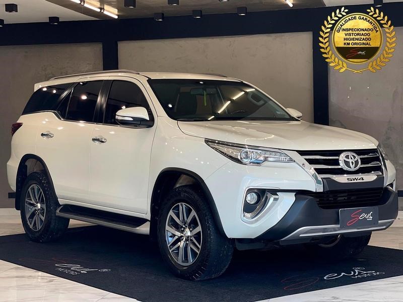//www.autoline.com.br/carro/toyota/hilux-sw4-28-srx-16v-diesel-4p-4x4-turbo-automatico/2017/curitiba-pr/25014708
