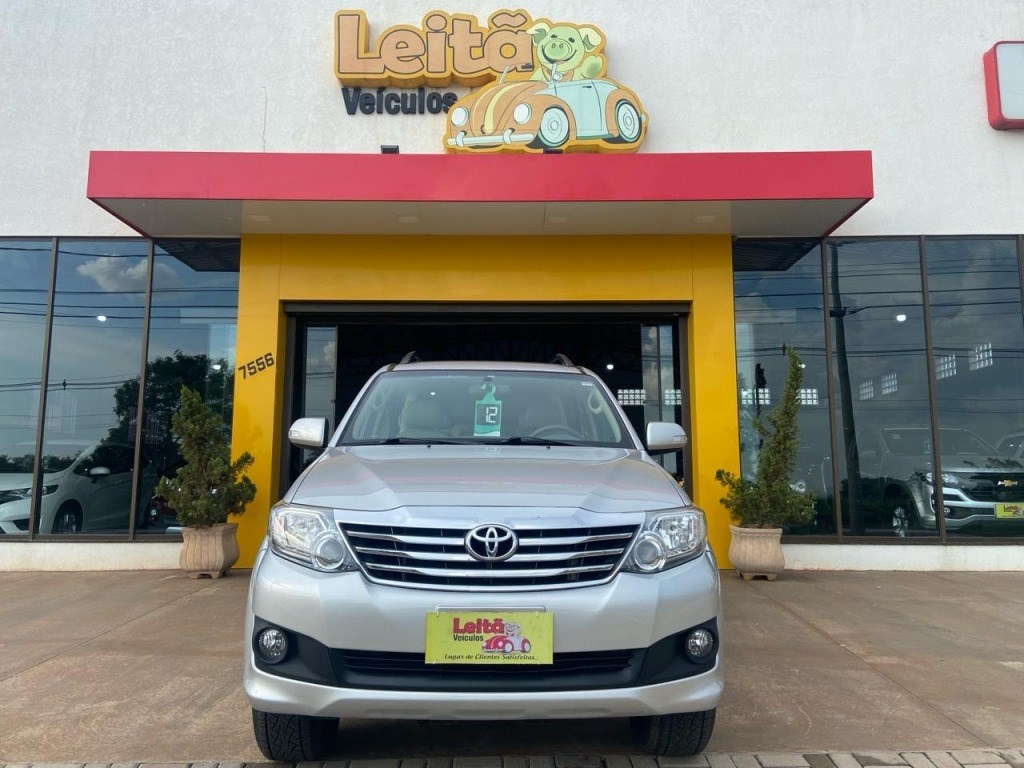 //www.autoline.com.br/carro/toyota/hilux-sw4-27-sr-16v-flex-4p-automatico/2012/marechal-candido-rondon-pr/25031318