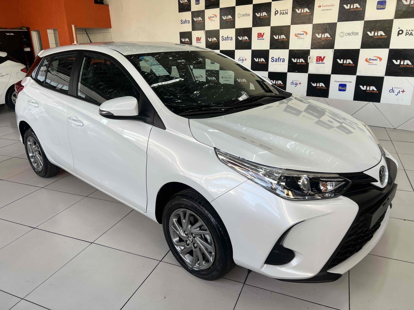 //www.autoline.com.br/carro/toyota/yaris-15-hatch-xs-16v-flex-4p-cvt/2025/sao-paulo-sp/24196737