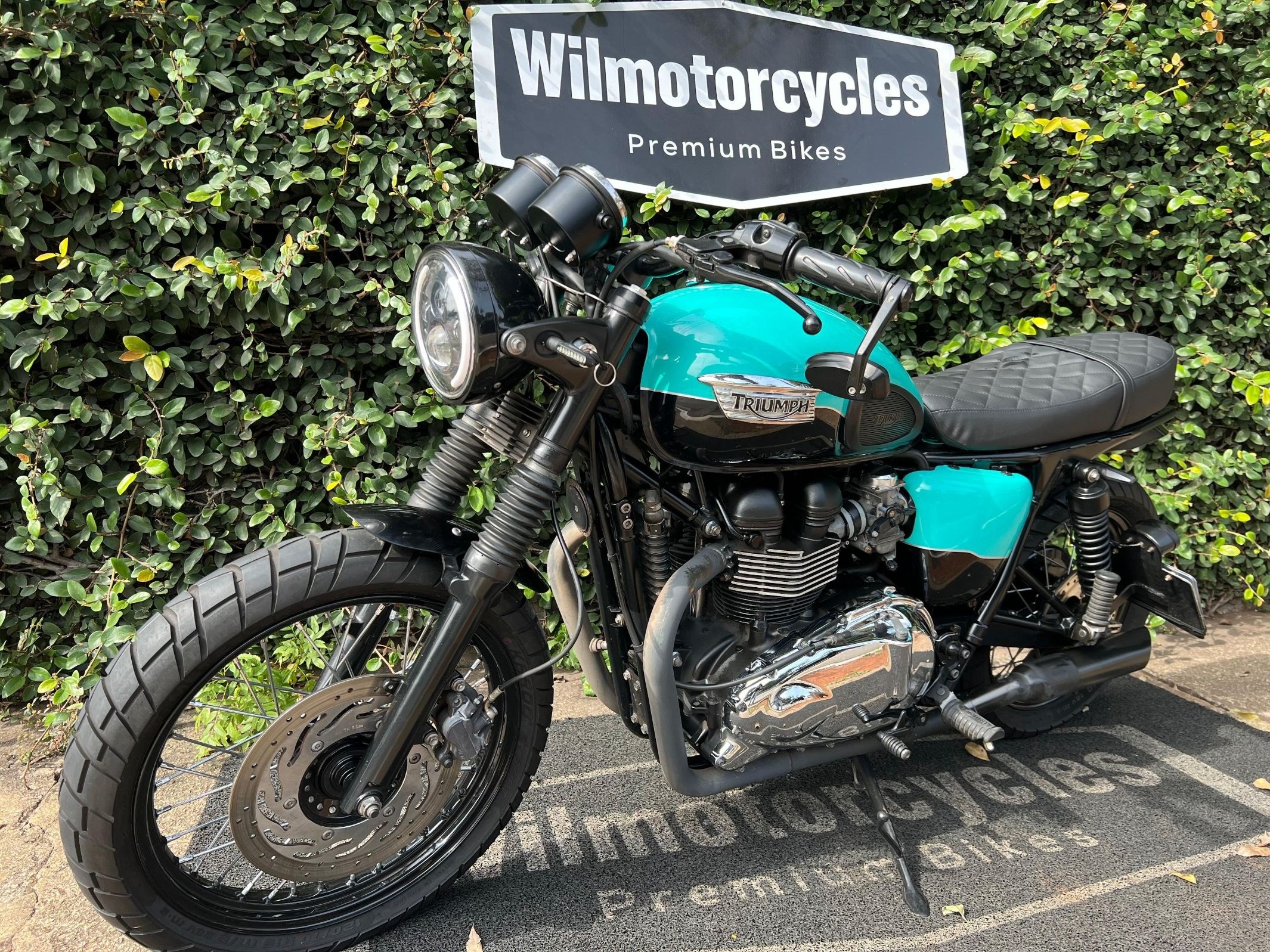 //www.autoline.com.br/moto/triumph/bonneville-t-100-865-gas-mec-basico/2015/sao-paulo-sp/24666958