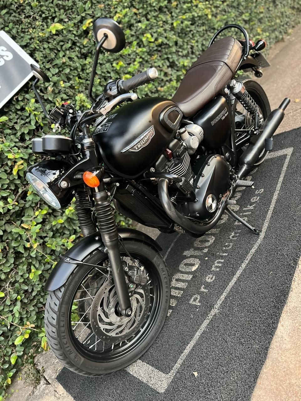 //www.autoline.com.br/moto/triumph/bonneville-t120-black/2020/sao-paulo-sp/24292148