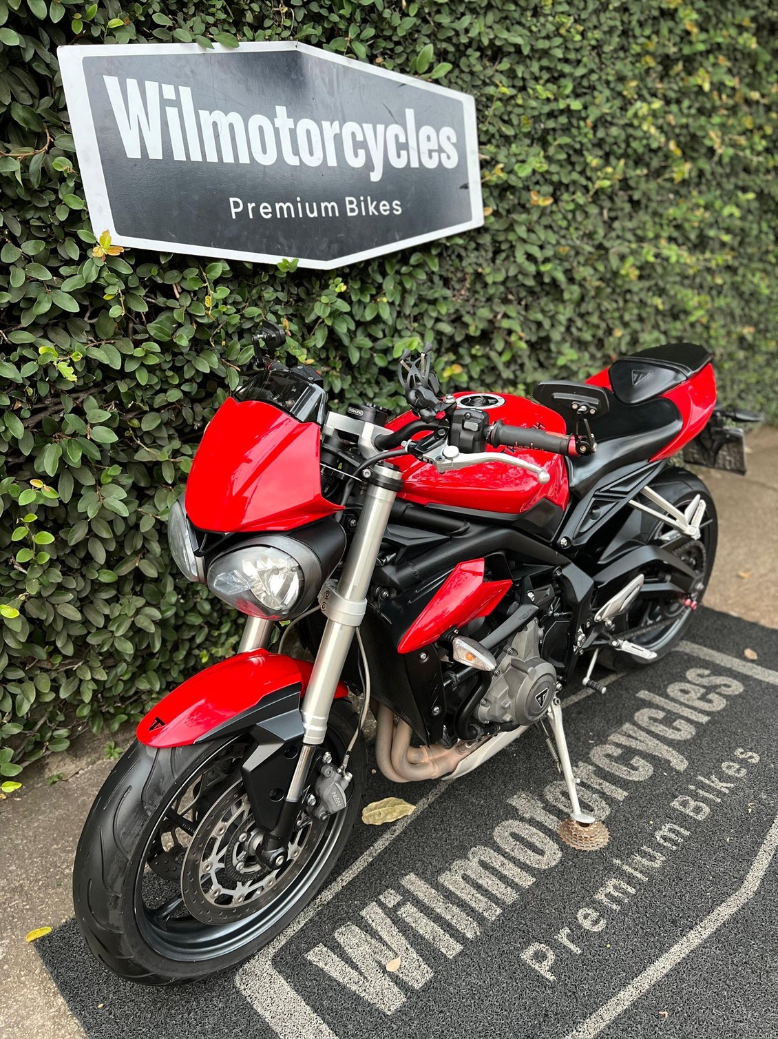 //www.autoline.com.br/moto/triumph/street-triple-765-s/2018/sao-paulo-sp/23865233