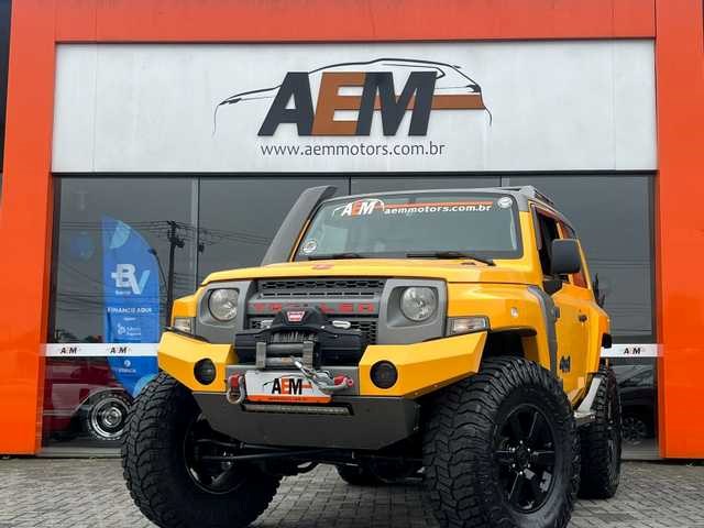 //www.autoline.com.br/carro/troller/t4-32-tgv-20v-diesel-2p-4x4-turbo-manual/2015/campo-largo-pr/21783635