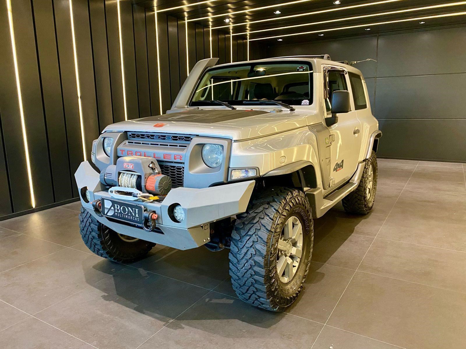 //www.autoline.com.br/carro/troller/t4-32-xlt-20v-diesel-2p-4x4-turbo-manual/2017/blumenau-sc/23560238
