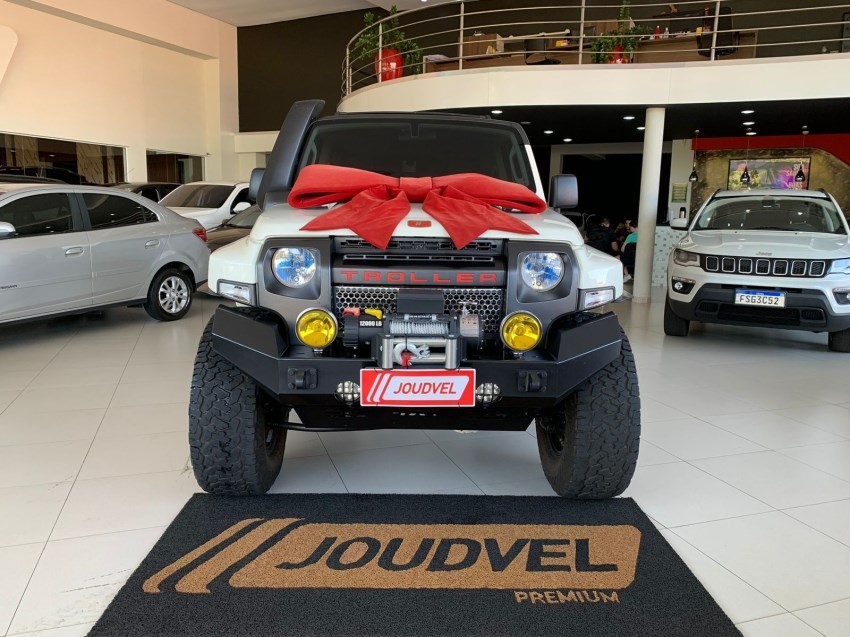 //www.autoline.com.br/carro/troller/t4-32-xlt-connect-20v-diesel-2p-4x4-turbo-automa/2021/americana-sp/23833643