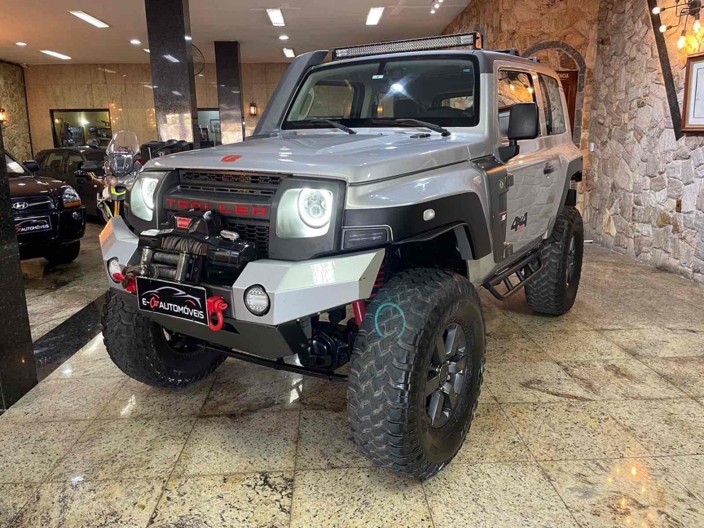 //www.autoline.com.br/carro/troller/t4-32-xlt-20v-diesel-2p-4x4-turbo-manual/2017/duque-de-caxias-rj/24348732