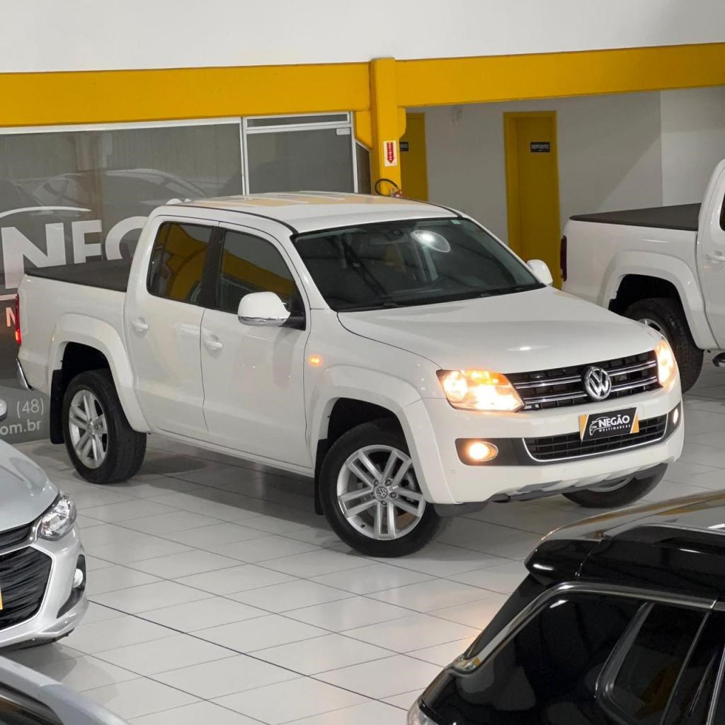 //www.autoline.com.br/carro/volkswagen/amarok-20-cd-highline-ultimate-16v-diesel-4p-4x4-tur/2016/criciuma-sc/22680223