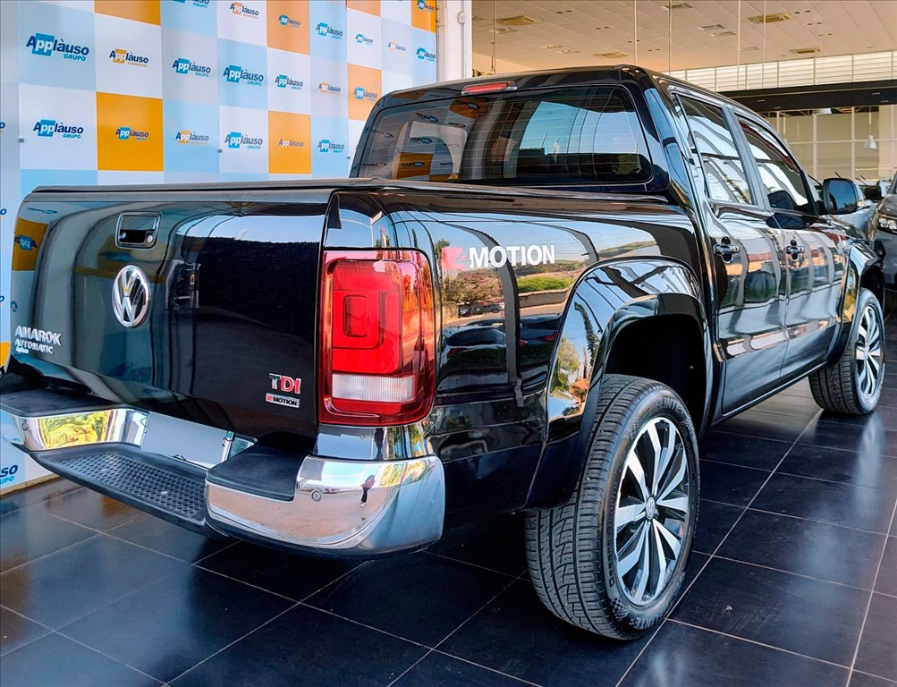 //www.autoline.com.br/carro/volkswagen/amarok-20-cd-highline-16v-diesel-4p-4x4-turbo-automa/2017/tatui-sp/23294495