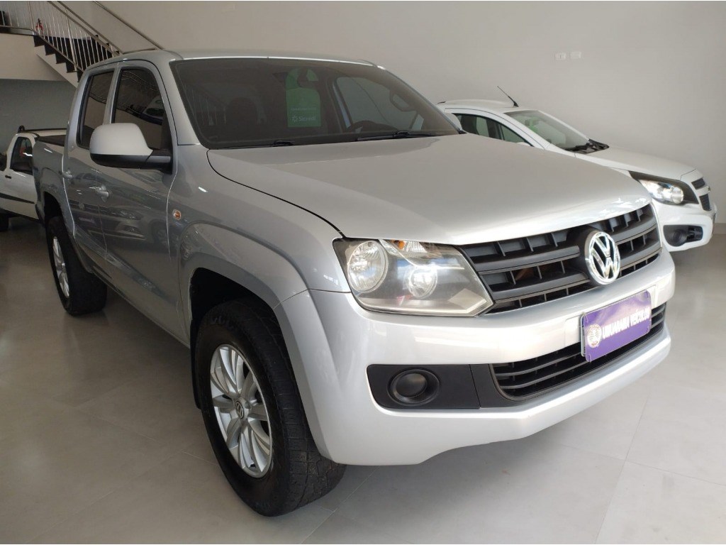 //www.autoline.com.br/carro/volkswagen/amarok-20-cd-s-16v-diesel-4p-4x4-turbo-manual/2013/umuarama-pr/23475418