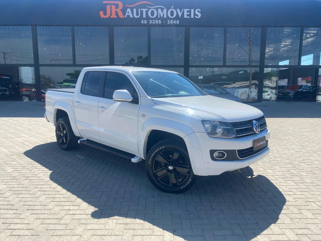 //www.autoline.com.br/carro/volkswagen/amarok-20-cd-highline-16v-diesel-4p-4x4-turbo-automa/2013/sao-joao-batista-sc/23993421