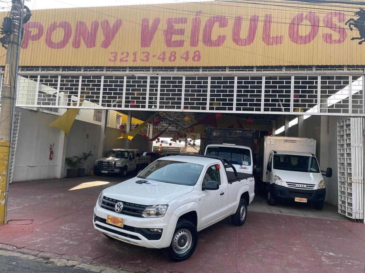 //www.autoline.com.br/carro/volkswagen/amarok-20-cs-s-16v-diesel-2p-4x4-turbo-manual/2018/goiania-go/24211097