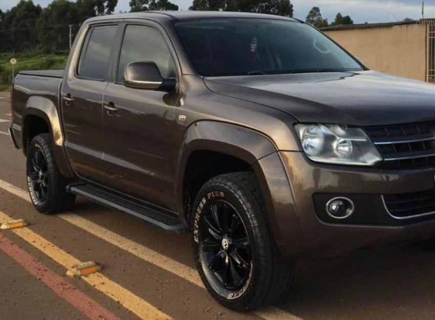 //www.autoline.com.br/carro/volkswagen/amarok-20-highline-16v-diesel-4p-4x4-turbo-manual/2011/passo-fundo-rs/24273010