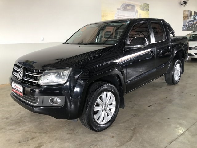 //www.autoline.com.br/carro/volkswagen/amarok-20-cd-highline-16v-diesel-4p-4x4-turbo-automa/2016/lins-sp/24359424