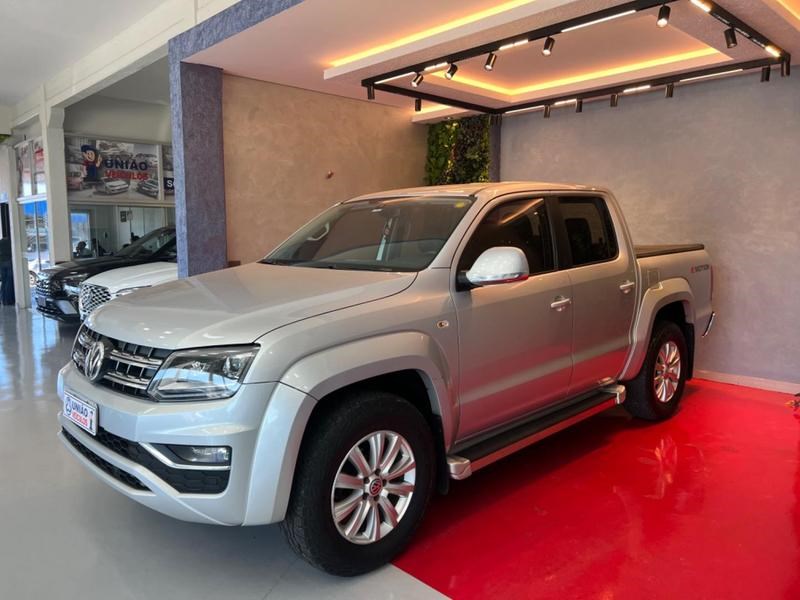 //www.autoline.com.br/carro/volkswagen/amarok-20-cd-highline-16v-diesel-4p-4x4-turbo-automa/2017/campo-verde-mt/24412278