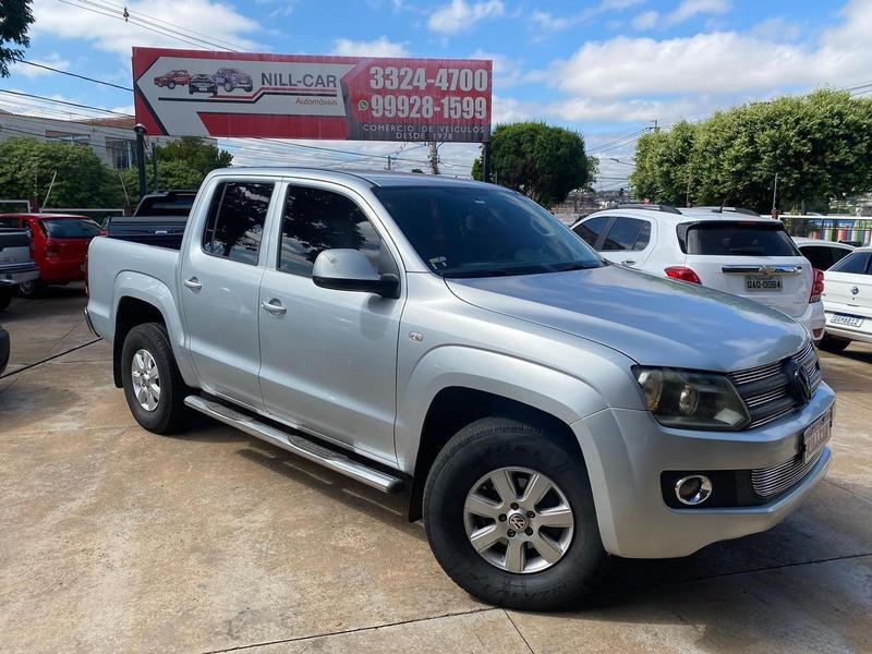 //www.autoline.com.br/carro/volkswagen/amarok-20-cd-se-16v-diesel-4p-4x4-turbo-manual/2013/campo-grande-ms/24418231
