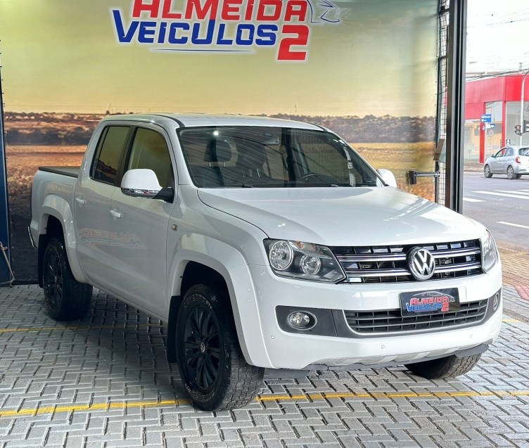//www.autoline.com.br/carro/volkswagen/amarok-20-cd-highline-16v-diesel-4p-4x4-turbo-automa/2015/chapeco-sc/24495723