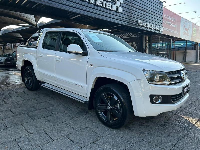 //www.autoline.com.br/carro/volkswagen/amarok-20-cd-highline-16v-diesel-4p-4x4-turbo-manual/2013/cascavel-pr/24683547