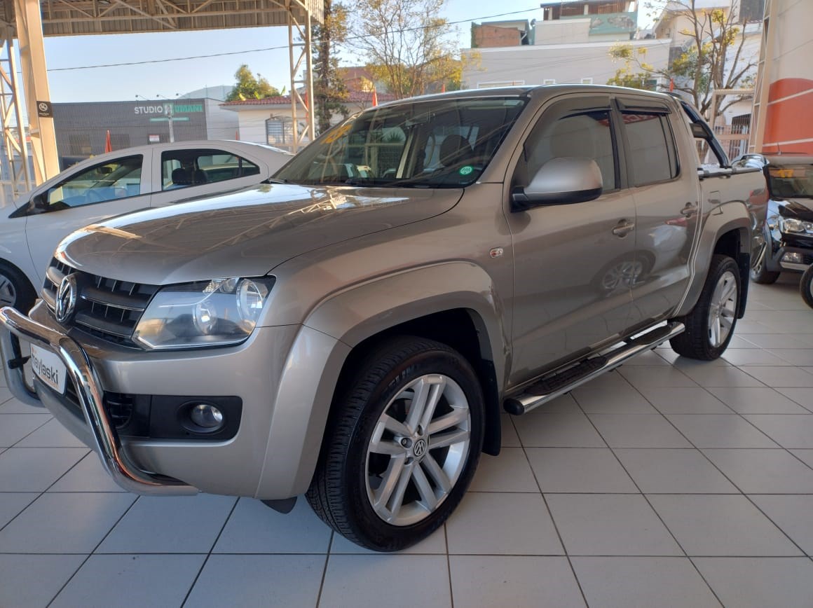 //www.autoline.com.br/carro/volkswagen/amarok-20-cd-trendline-16v-diesel-4p-4x4-turbo-autom/2013/sorocaba-sp/24780532