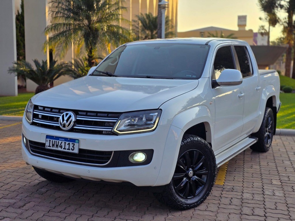 //www.autoline.com.br/carro/volkswagen/amarok-20-cd-highline-16v-diesel-4p-4x4-turbo-automa/2016/cascavel-pr/24867730