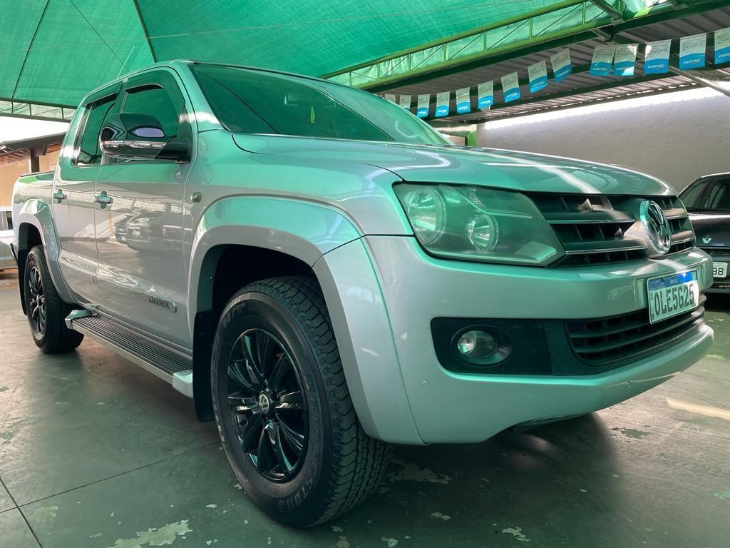 //www.autoline.com.br/carro/volkswagen/amarok-20-cd-highline-16v-diesel-4p-4x4-turbo-automa/2013/uberaba-mg/24901476