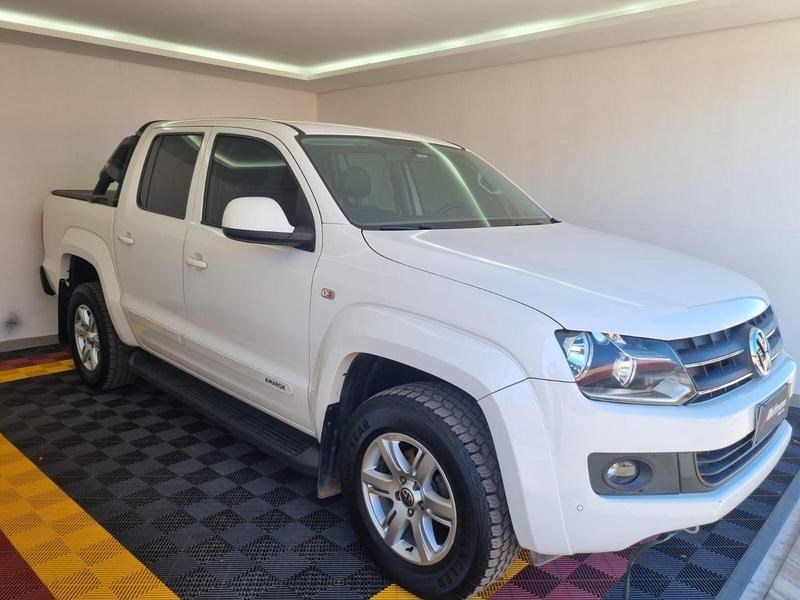 //www.autoline.com.br/carro/volkswagen/amarok-20-cd-trendline-16v-diesel-4p-4x4-turbo-autom/2013/brasilia-df/24908400
