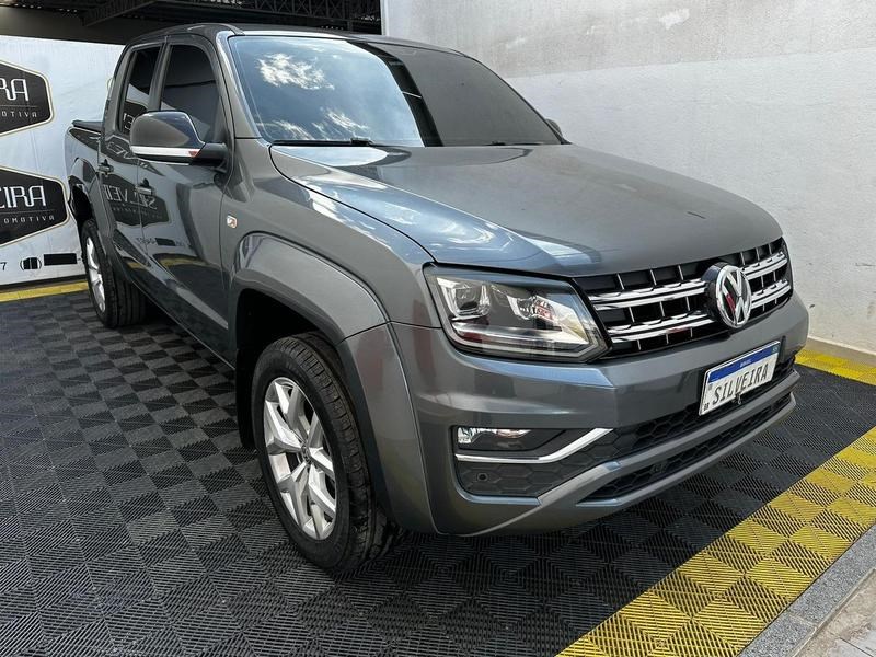 //www.autoline.com.br/carro/volkswagen/amarok-20-cd-highline-16v-diesel-4p-4x4-turbo-automa/2017/conceicao-dos-ouros-mg/24916197