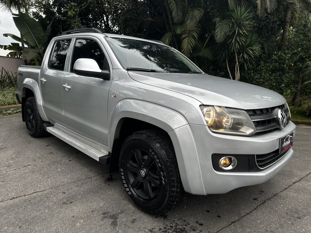 //www.autoline.com.br/carro/volkswagen/amarok-20-cd-trendline-16v-diesel-4p-4x4-turbo-manua/2014/joinville-sc/24928271